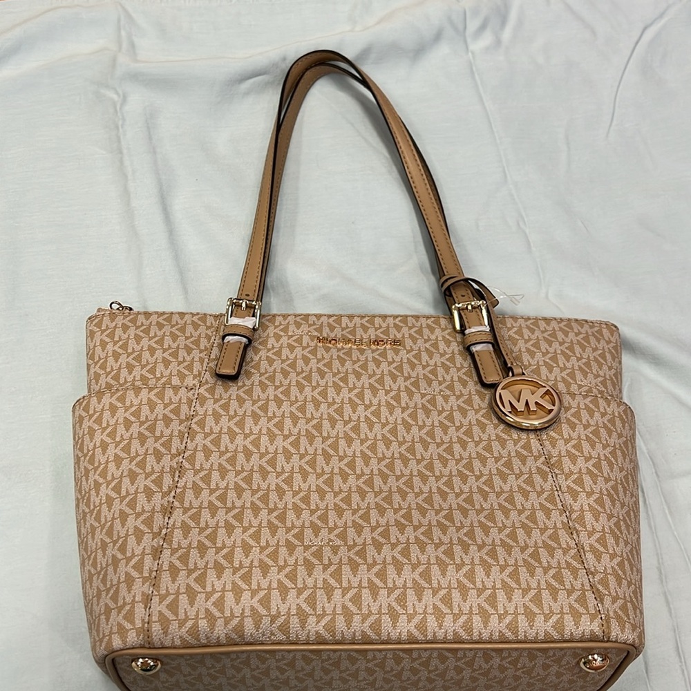 Michael Kors Camel Jet Set Item Tote Medium east west Top Zip